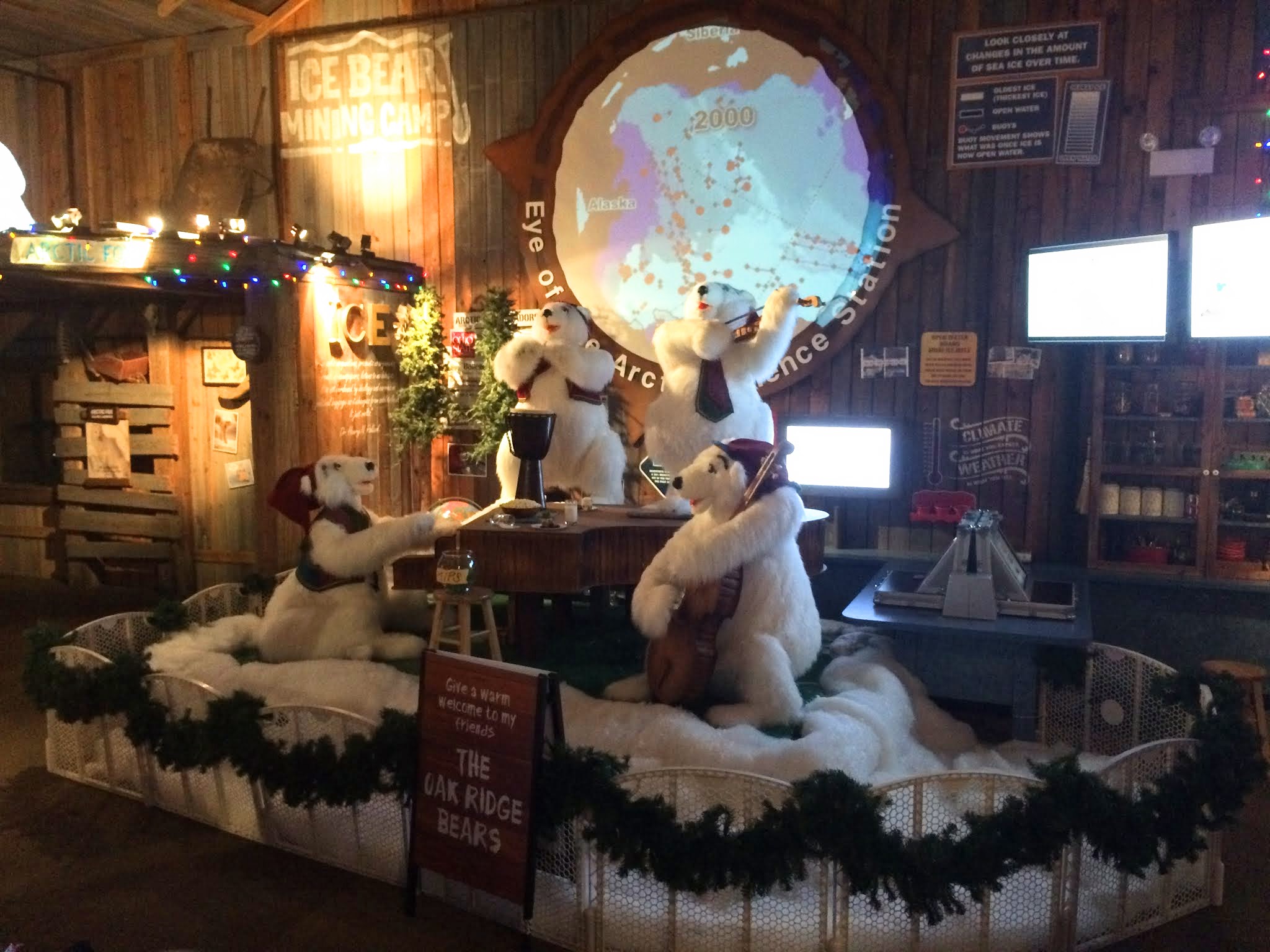 Wildlights Display, Columbus Zoo - Zen Life and Travel Wildlights Display, Columbus Zoo - Zen Life and Travel